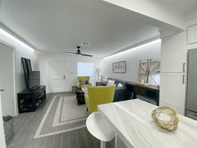 Photo - 1801 Huldy St