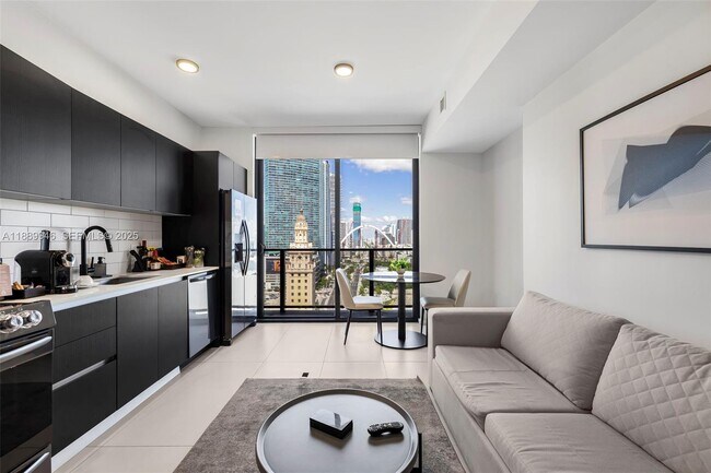 Building Photo - 398 NE 5th St Unit 1407