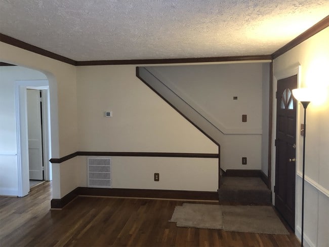 7345 Strain Ave