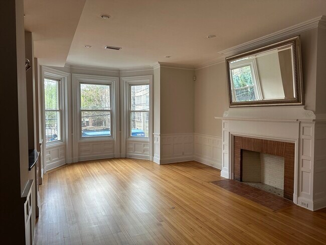 Photo - 1757 Beacon St Unit 1