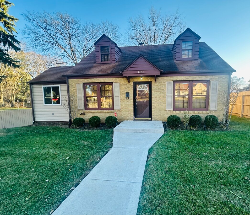 Photo - 3451 Broadway