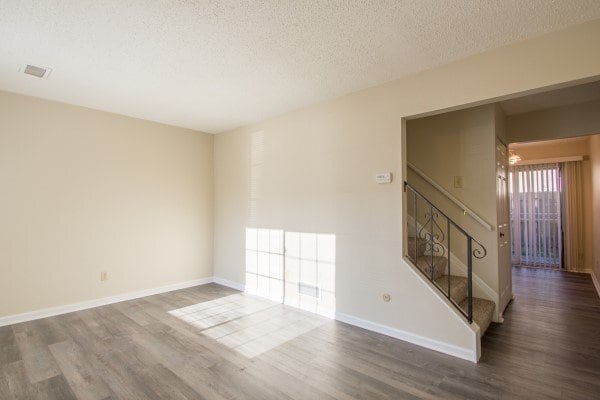Photo - 224 Peppertree Ln