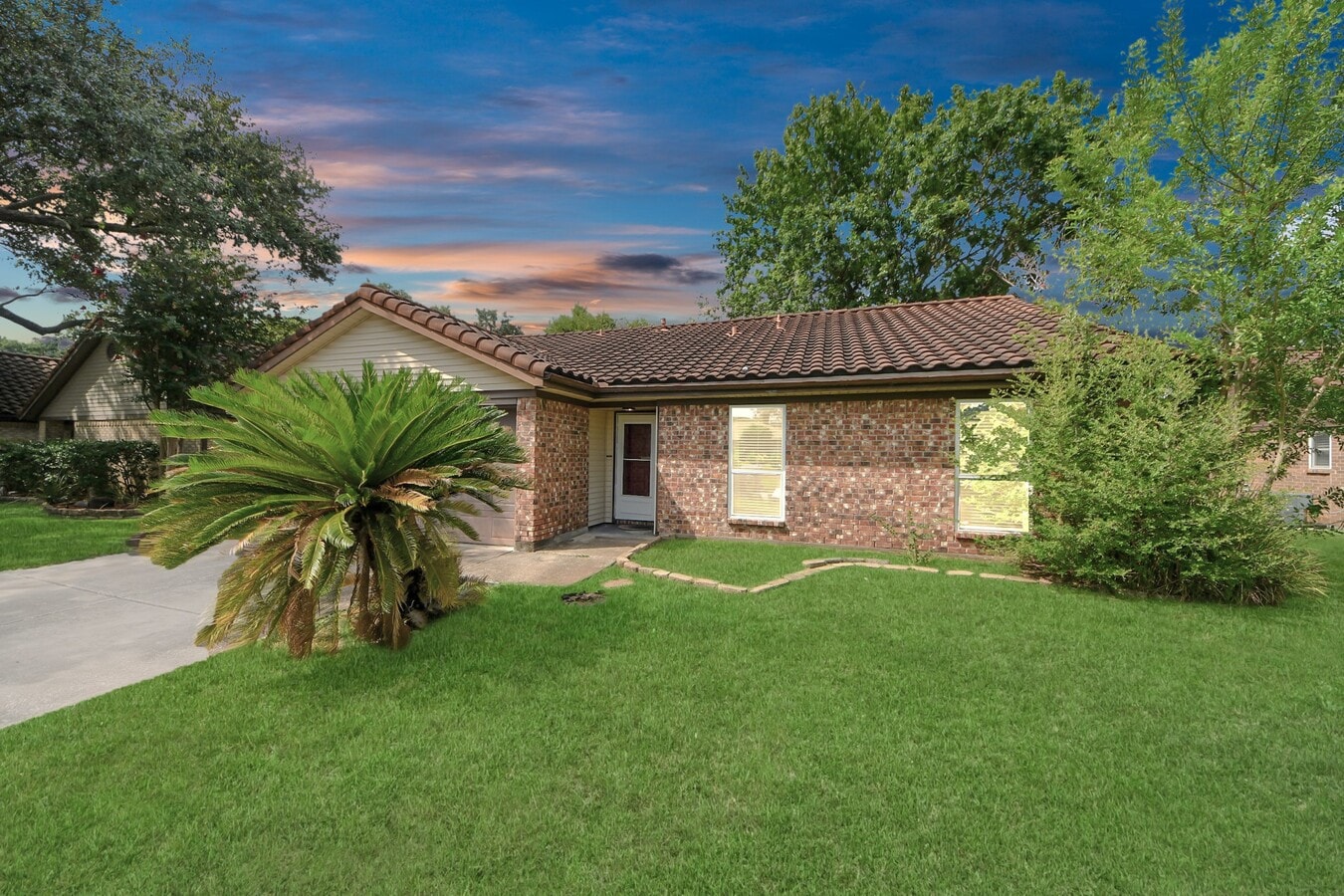 Photo - 6535 Trimstone Dr House