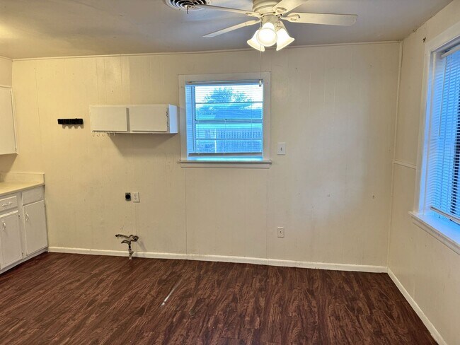 Photo - Affordable 2 Bed 1 Bath In Wendover Hills