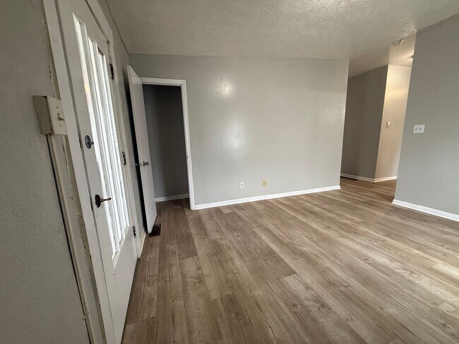 Photo - 509 W 8th St