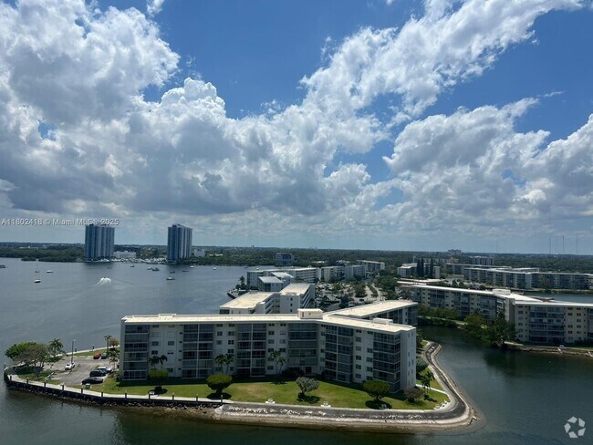 Building Photo - 1000 E Island Blvd Unit 1510 Rental