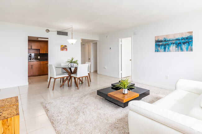 Interior Photo - Grand Island Square Rental