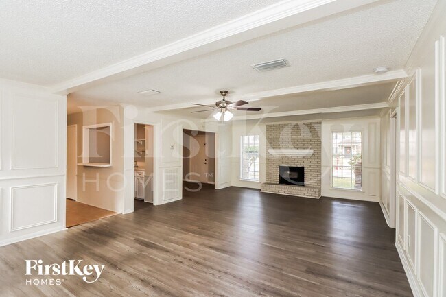 Photo - 3823 Glenheather Dr