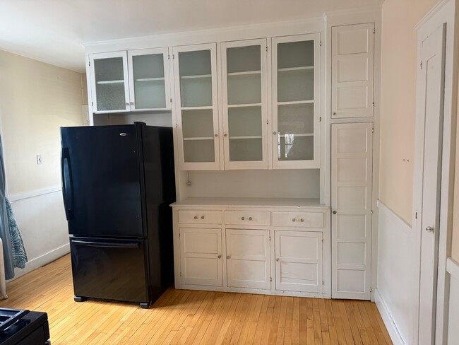 Photo - 961 Nottingham Rd Unidad 961 Lower