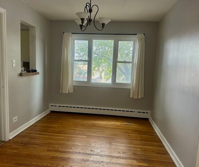 Photo - 1555 Monroe Ave Unit 2