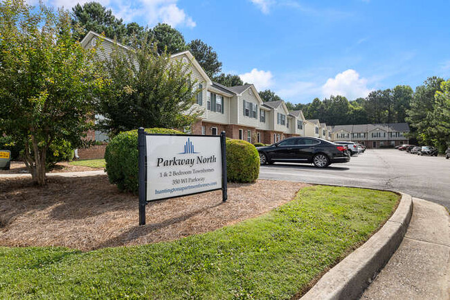 Building Photo - Parkway North Townhomes