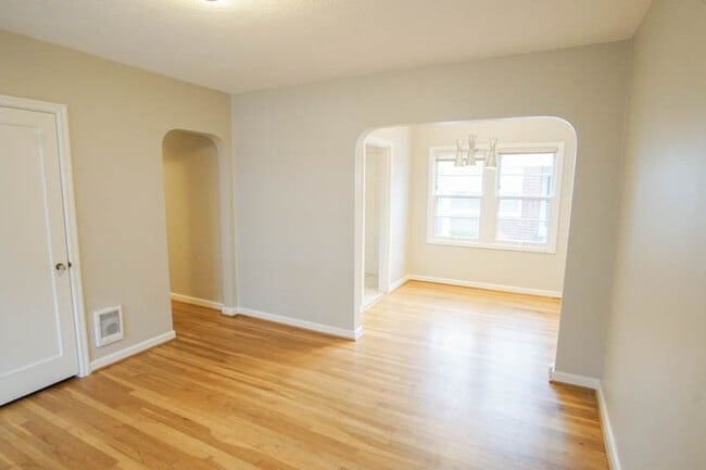 Photo - Charming 1-bedroom Courtyard Apartment in Ideal Location! Unit 1952-2