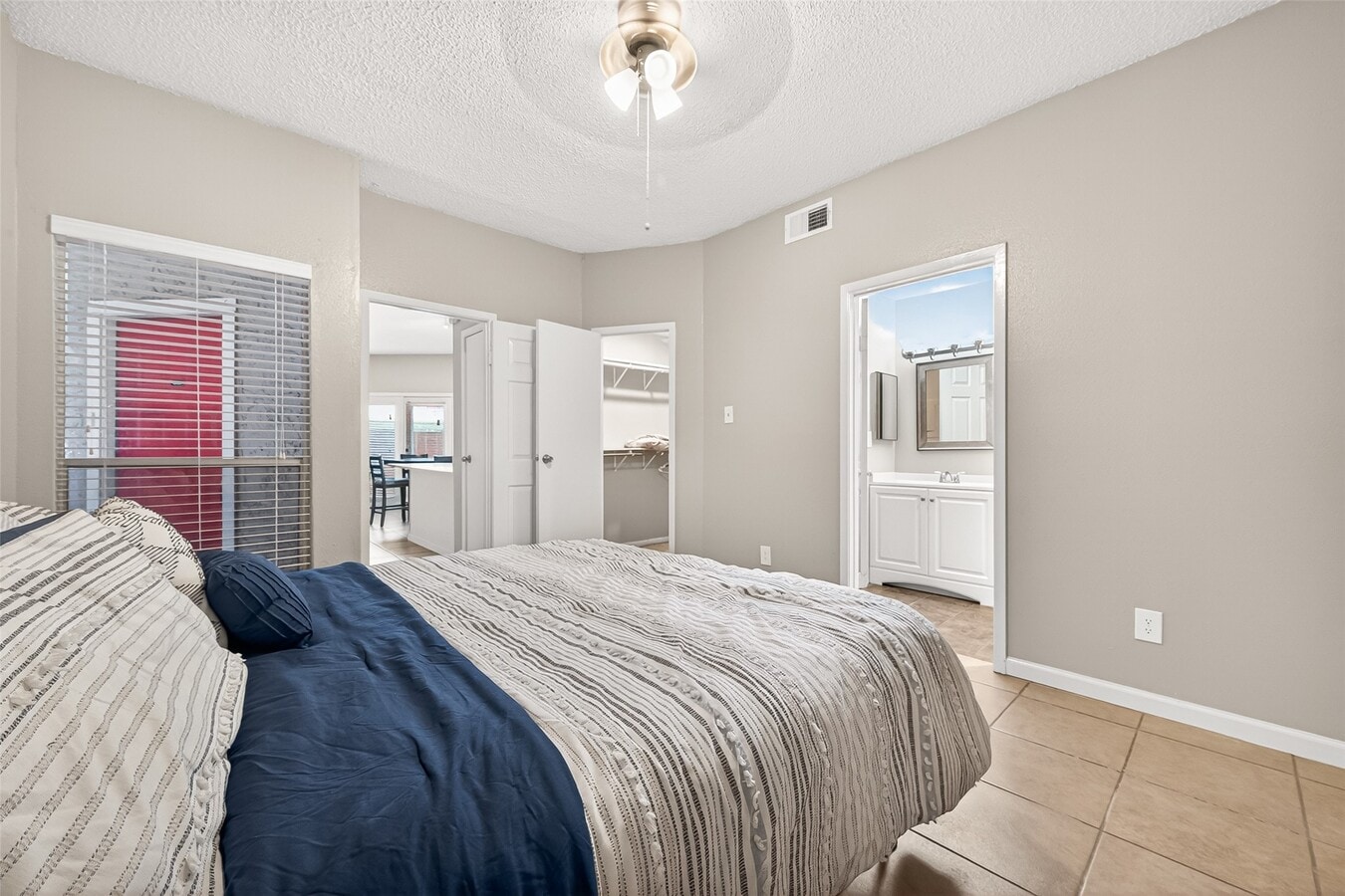 Photo - 10855 Meadowglen Ln Unit 608