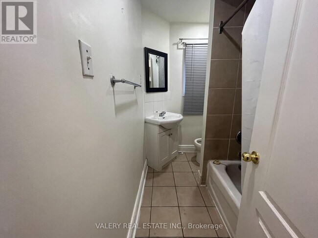 Photo - 1113 Davenport Rd Unit 1