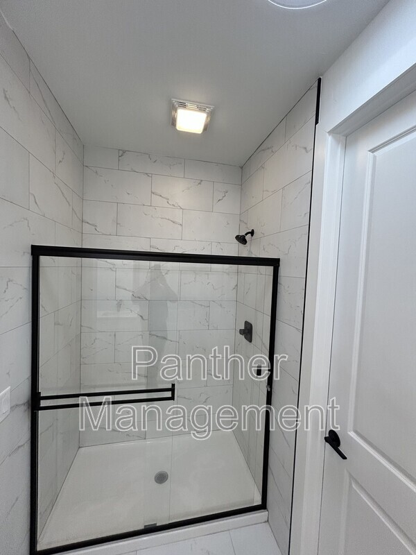 Building Photo - 1232 Oceanic Rd Rental