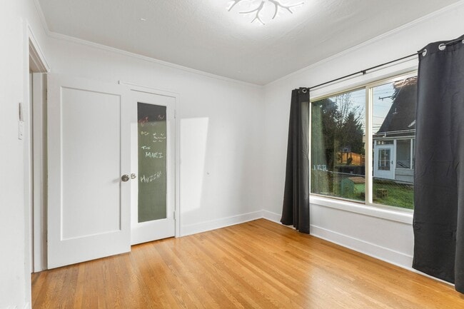Photo - 710 Prospect Ave N