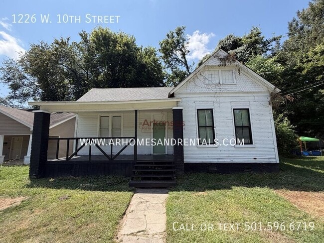 Building Photo - 1226 W 10th St