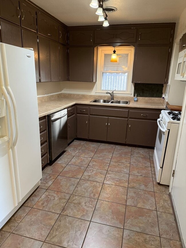 Photo - Updated 3/1/1 home in Owasso