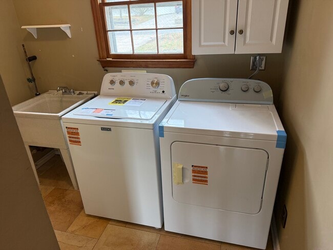 Photo - 448 Lake Ave