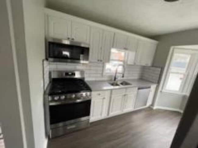 Photo - 3896 Parkdale Rd