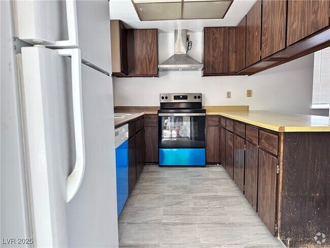 Building Photo - 4520 Sparky Dr Unit D Rental