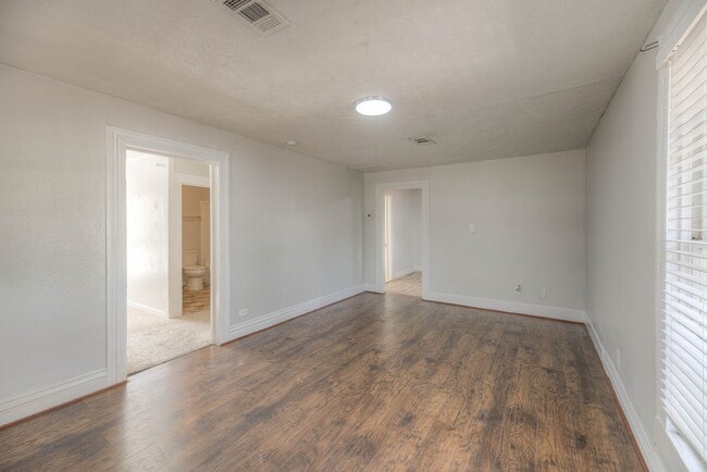 Photo - 204 S Pitzer St