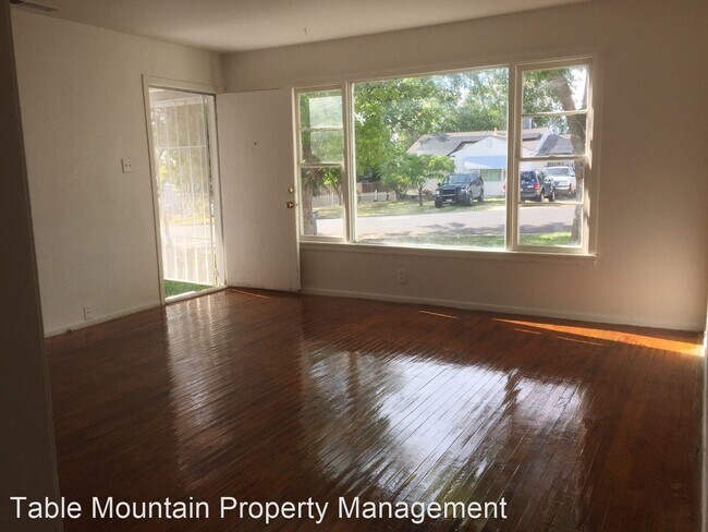 Photo - 4 br, 2 bath House - 3471 Stauss Ave