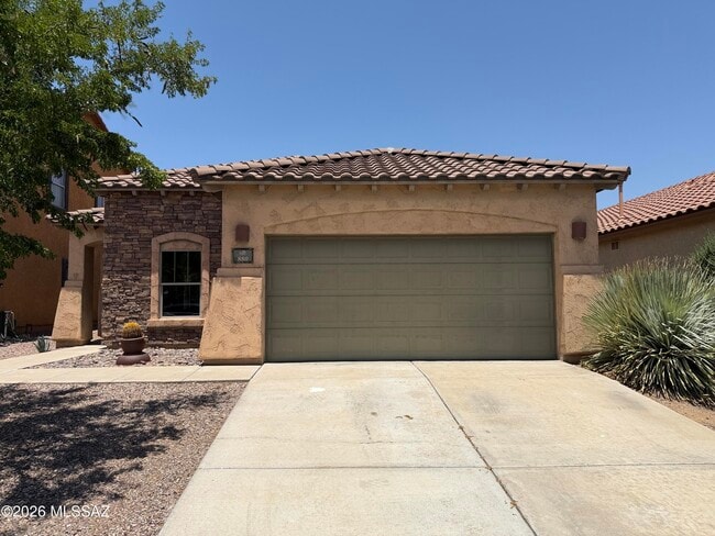 Building Photo - 880 West Calle Valenciana