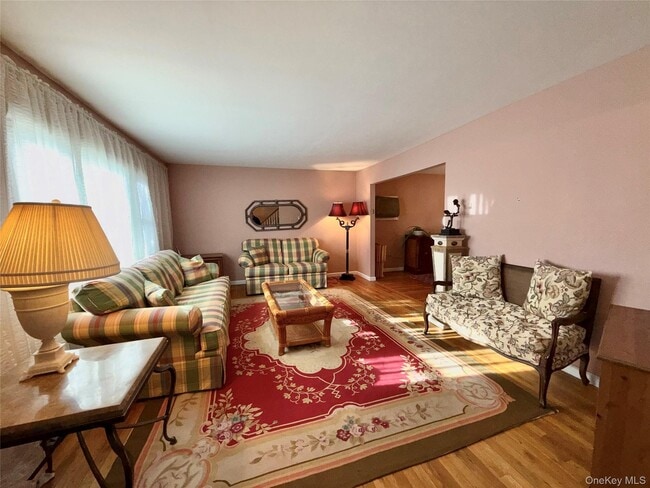 Photo - 15 Sherry Ln