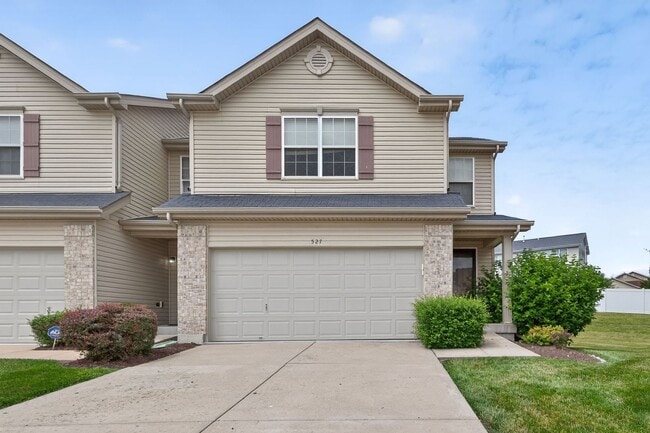 Charming 3-bedroom, 2-bath townhouse - Charming 3-bedroom, 2-bath townhouse