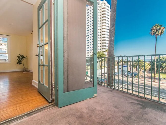 455 E Ocean Blvd Unit 201