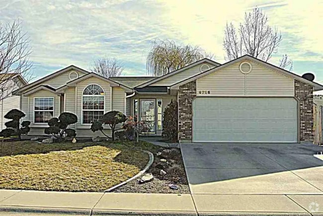 Building Photo - 9725 W Medallion Dr Rental