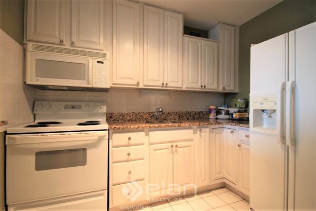 Photo - 555 W Cornelia Ave Unidad 609