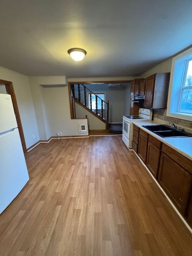 Photo - 1713 Hoagland Ave