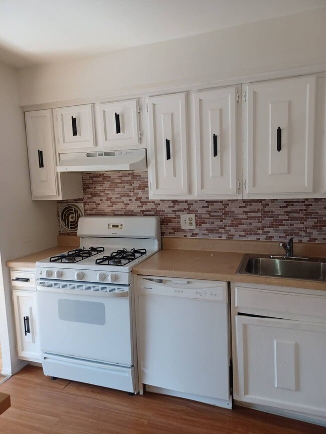 156-50-156-78 78th St