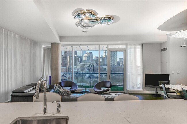 Building Photo - 22 Liberty Drive Unit 7M