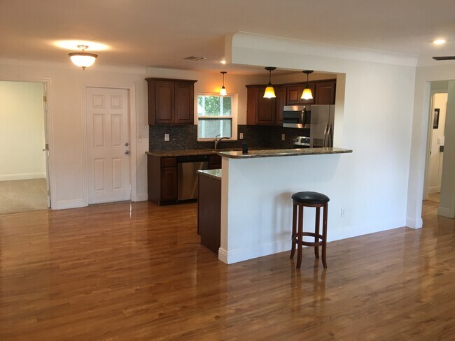 Photo - 701 Patricia Ave Casa