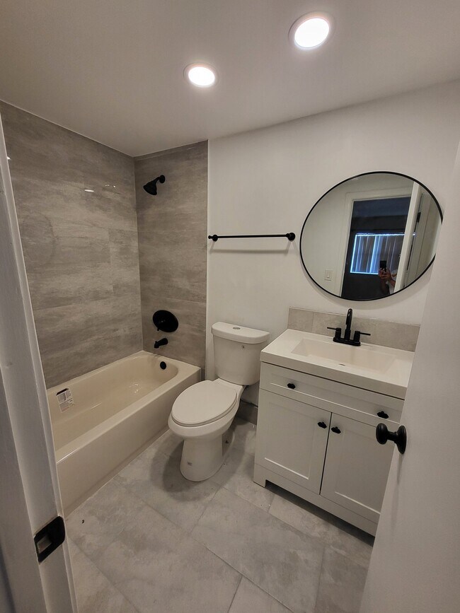 Photo - 8000 Fairview Dr Unit 207