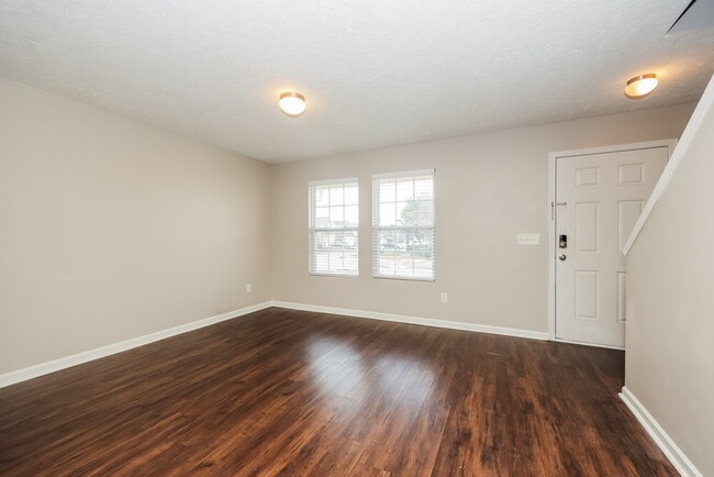 Photo - 608 Elderberry Way