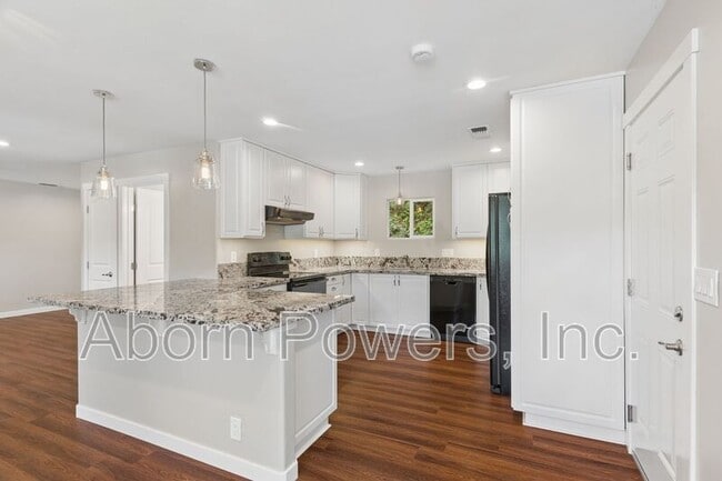 Photo - 2760 Coloma St