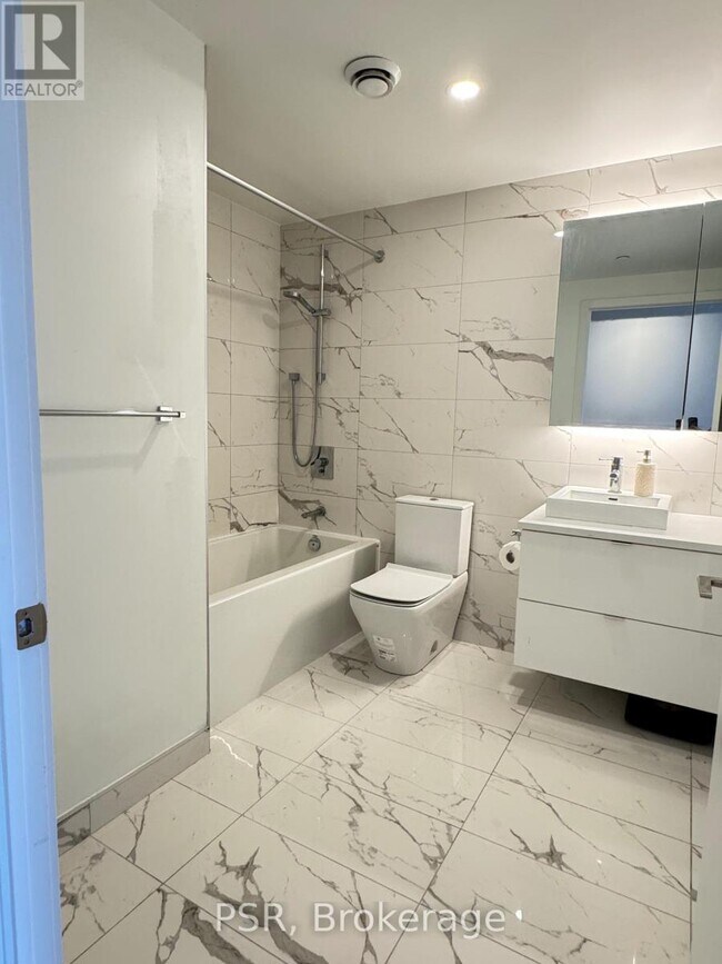 Photo - 21 Lawren Harris Square Unité 510