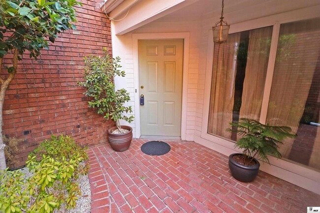 Photo - 1825 Townhouse Dr
