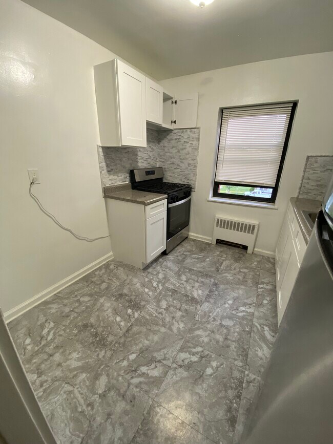 Photo - 30 E Henry St Unit 3