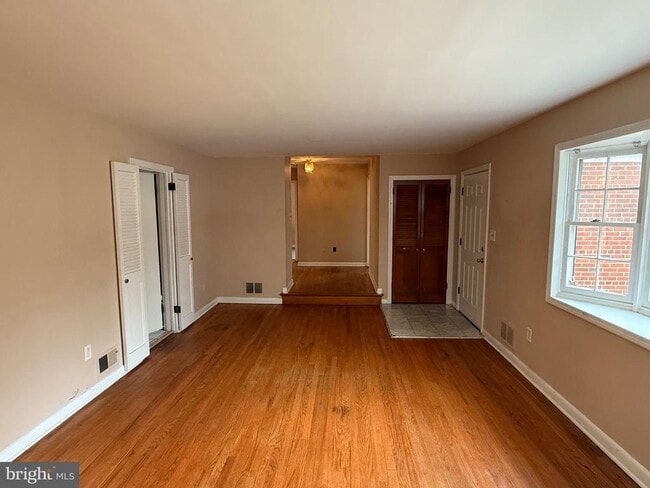 Photo - 7804 Temple St