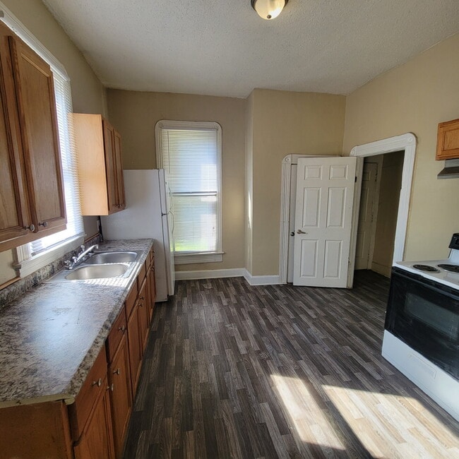 Near West 2BR House w/Central Air! Near IUPUI!
