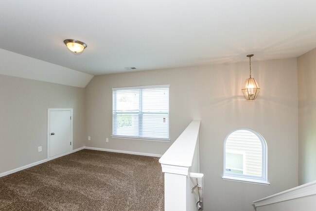 Photo - 812 Old Forester Ln