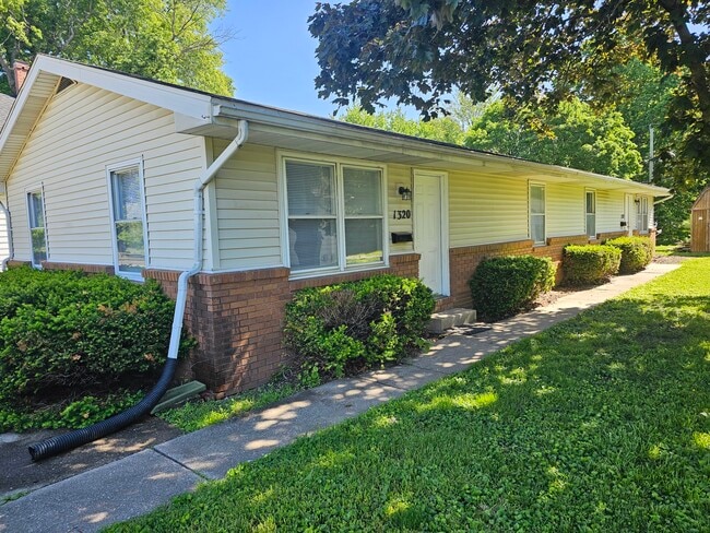 Building Photo - 1320 N Rutledge St Unit 1320