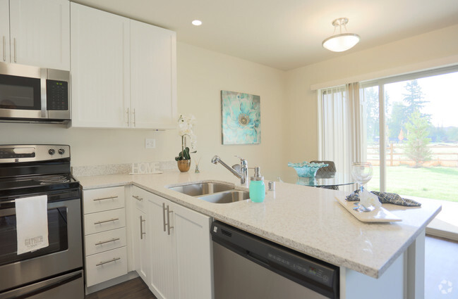 Model Home Kitchen - Arcadia Crossing Rental