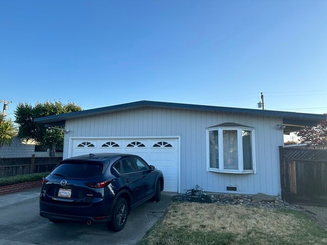 Photo - 1615 Roberta Dr