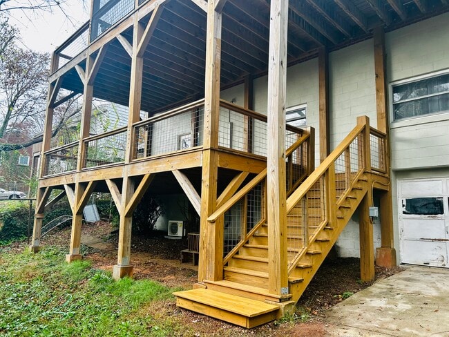 Deck - 56 Beverly Rd W